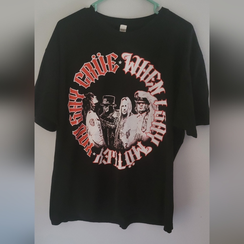 Mens Motley Crue SzXl but fits almost like a large,  Tshirt